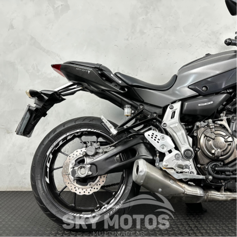 YAMAHA MT-07 700 ABS, Foto 2