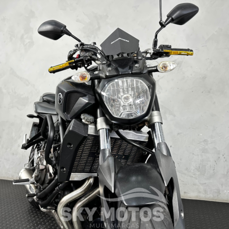 YAMAHA MT-07 700 ABS, Foto 3