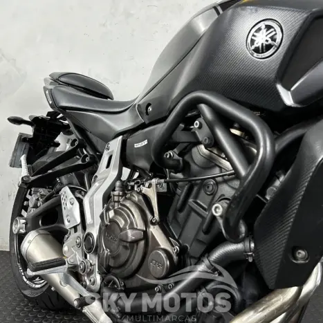 YAMAHA MT-07 700 ABS, Foto 4