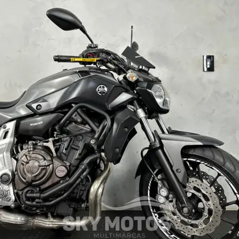 YAMAHA MT-07 700 ABS, Foto 9