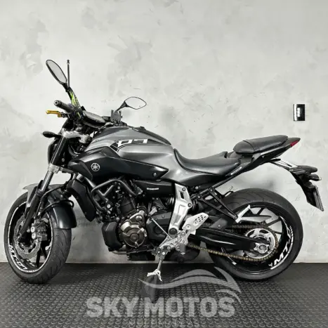 YAMAHA MT-07 700 ABS, Foto 11