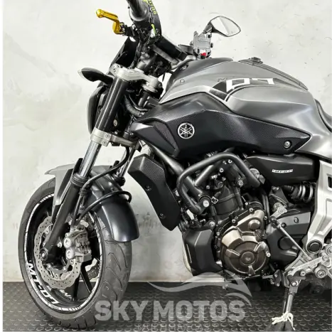 YAMAHA MT-07 700 ABS, Foto 17