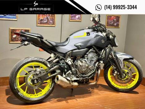 YAMAHA MT-07 700 ABS, Foto 3