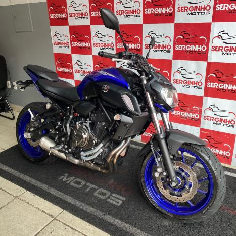 YAMAHA MT-07 700 ABS, Foto 3