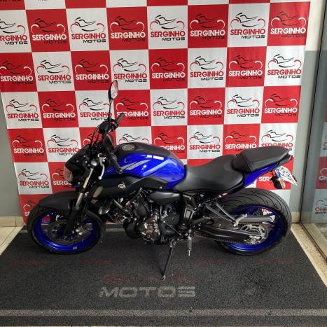 YAMAHA MT-07 700 ABS, Foto 10