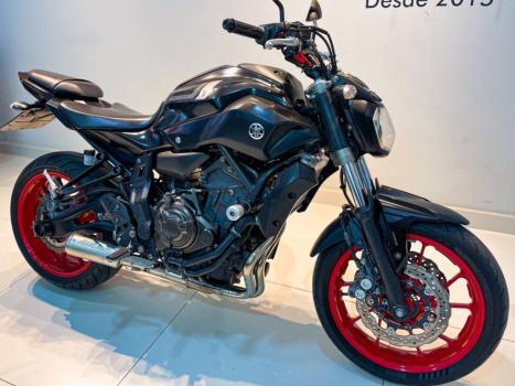 YAMAHA MT-07 700 ABS, Foto 2