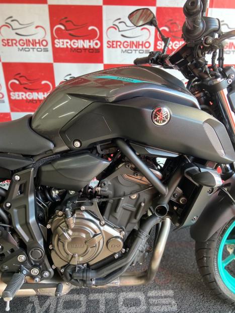 YAMAHA MT-07 700 ABS, Foto 8