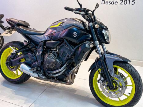 YAMAHA MT-07 700 ABS, Foto 3