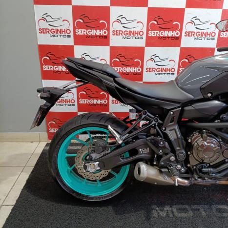 YAMAHA MT-07 700 ABS, Foto 3