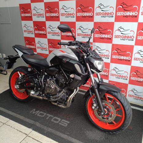 YAMAHA MT-07 700 ABS, Foto 5