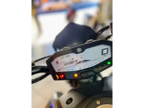 YAMAHA MT-07 700 ABS, Foto 10