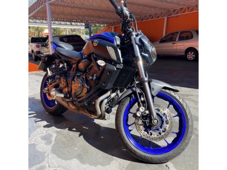 YAMAHA MT-07 700 ABS, Foto 2