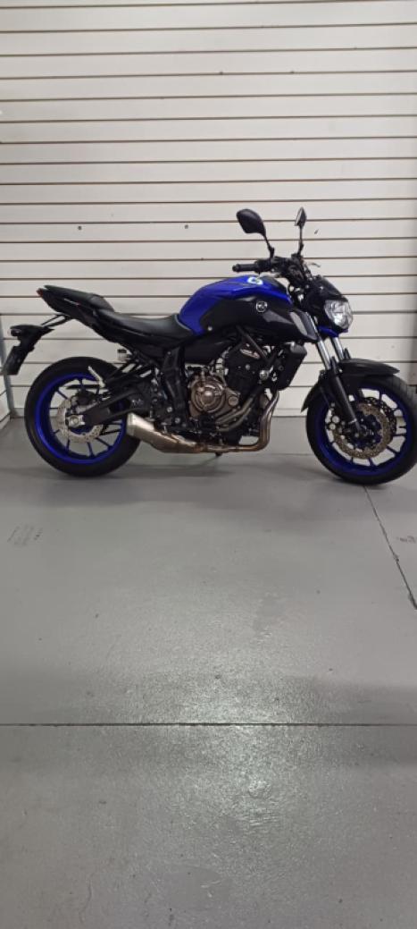 YAMAHA MT-07 700 ABS, Foto 1