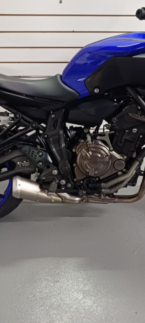 YAMAHA MT-07 700 ABS, Foto 4