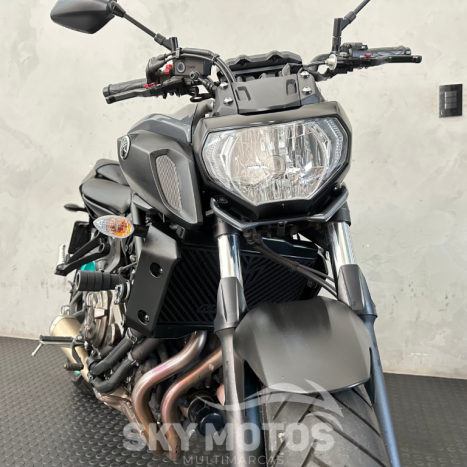 YAMAHA MT-07 700 ABS, Foto 5