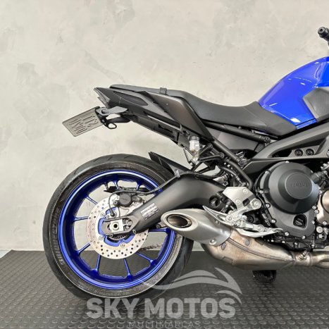 YAMAHA MT-09 850 ABS, Foto 2