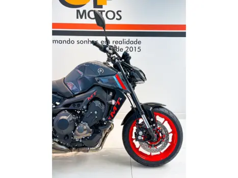 YAMAHA MT-09 850 ABS, Foto 2