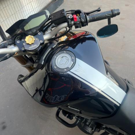 YAMAHA MT-09 850 ABS, Foto 3