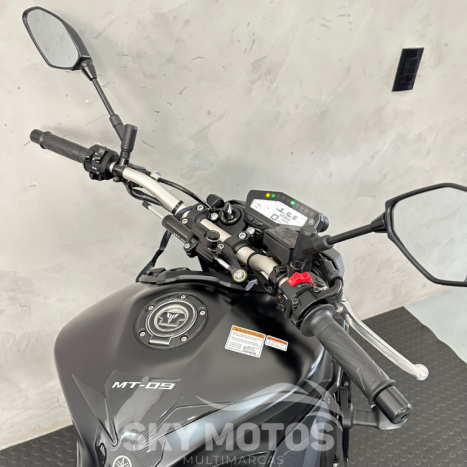 YAMAHA MT-09 850 ABS, Foto 4