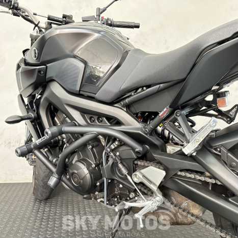 YAMAHA MT-09 850 ABS, Foto 19