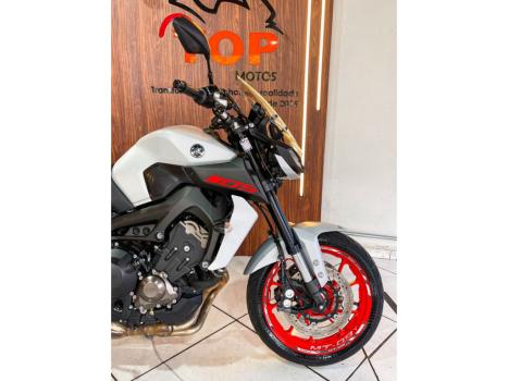 YAMAHA MT-09 850 ABS, Foto 2