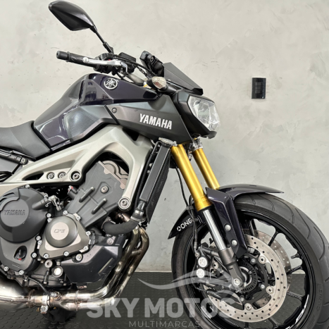 YAMAHA MT-09 850 ABS, Foto 3