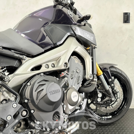 YAMAHA MT-09 850 ABS, Foto 8