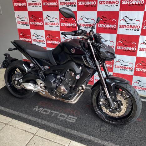 YAMAHA MT-09 850 ABS, Foto 3