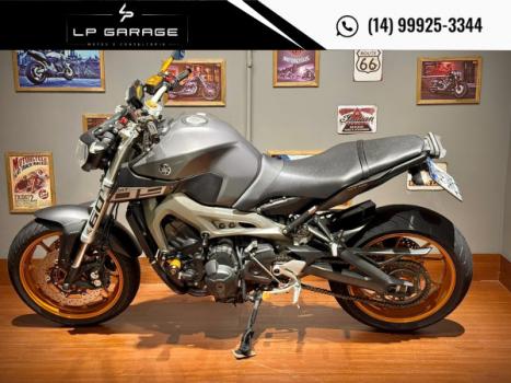 YAMAHA MT-09 850 ABS, Foto 2