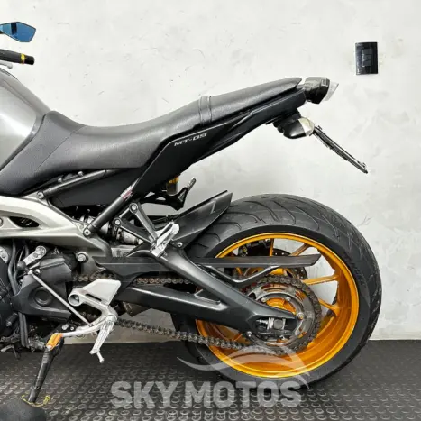 YAMAHA MT-09 850 ABS, Foto 10