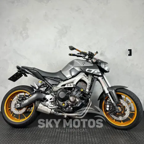 YAMAHA MT-09 850 ABS, Foto 1