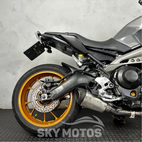 YAMAHA MT-09 850 ABS, Foto 2