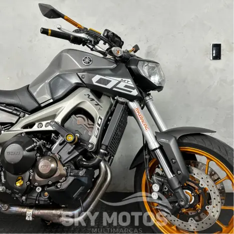 YAMAHA MT-09 850 ABS, Foto 3