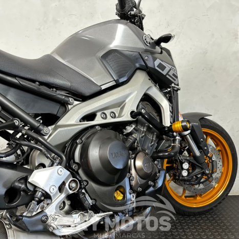 YAMAHA MT-09 850 ABS, Foto 6