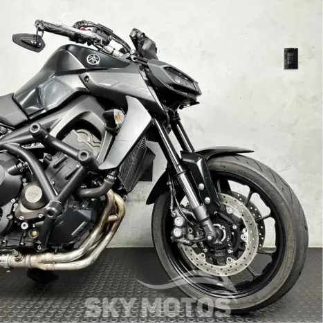 YAMAHA MT-09 850 ABS, Foto 3