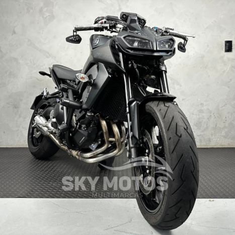 YAMAHA MT-09 850 ABS, Foto 4