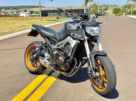 YAMAHA MT-09 850 ABS, Foto 2