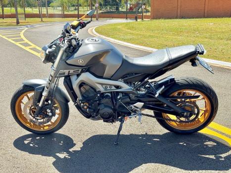 YAMAHA MT-09 850 ABS, Foto 5
