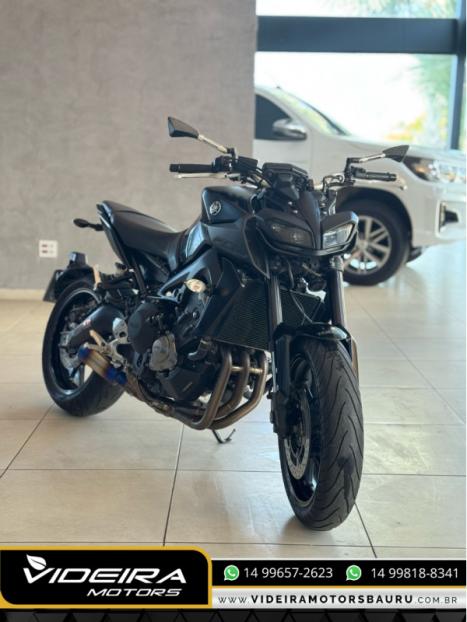 YAMAHA MT-09 850 ABS, Foto 1