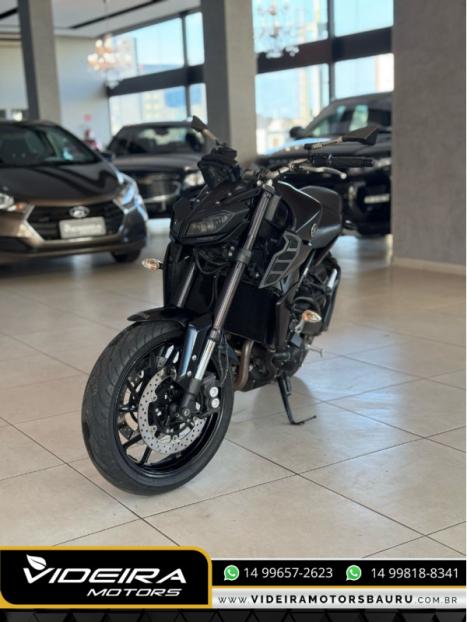 YAMAHA MT-09 850 ABS, Foto 2