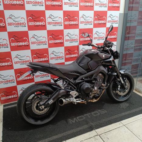 YAMAHA MT-09 850 ABS, Foto 2