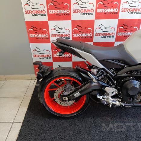YAMAHA MT-09 850 ABS, Foto 3