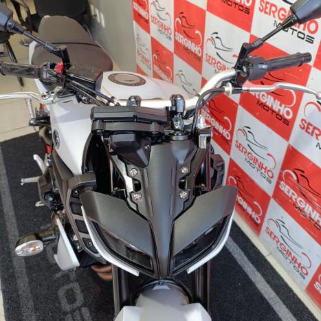 YAMAHA MT-09 850 ABS, Foto 4