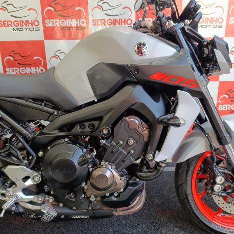 YAMAHA MT-09 850 ABS, Foto 6