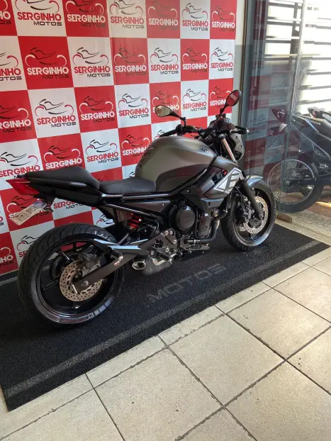YAMAHA XJ6 600 F, Foto 9