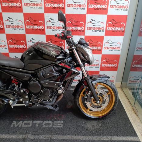 YAMAHA XJ6 600 F, Foto 2