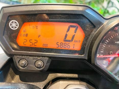 YAMAHA XJ6 600 N, Foto 9