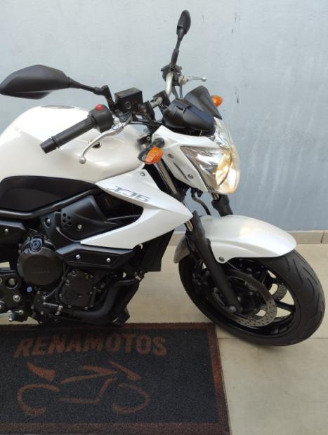 YAMAHA XJ6 600 N, Foto 3