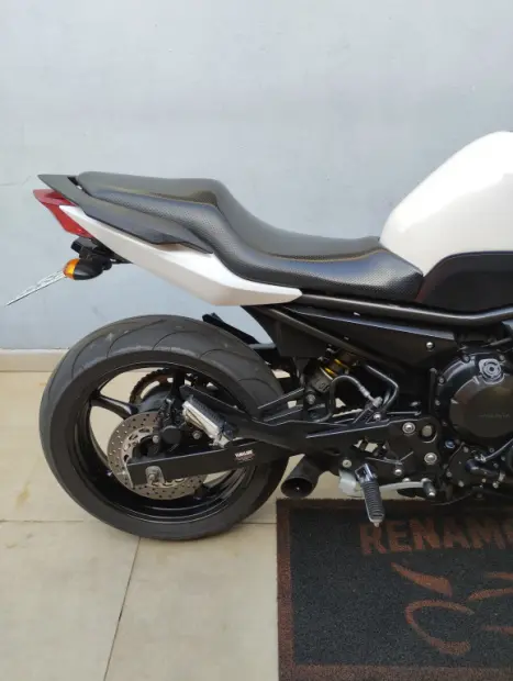 YAMAHA XJ6 600 N, Foto 9