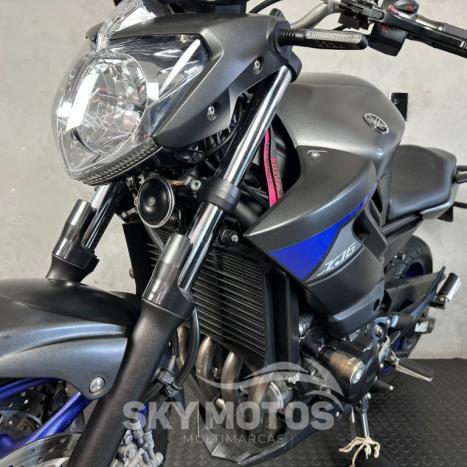 YAMAHA XJ6 600 N, Foto 12